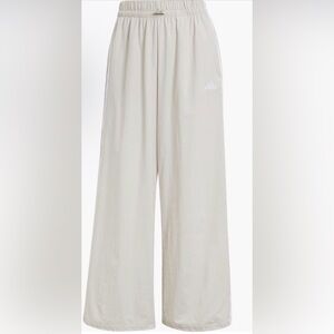 adidas Originals Women's Essentials 3-Stripes Woven Parachute Pants (2)